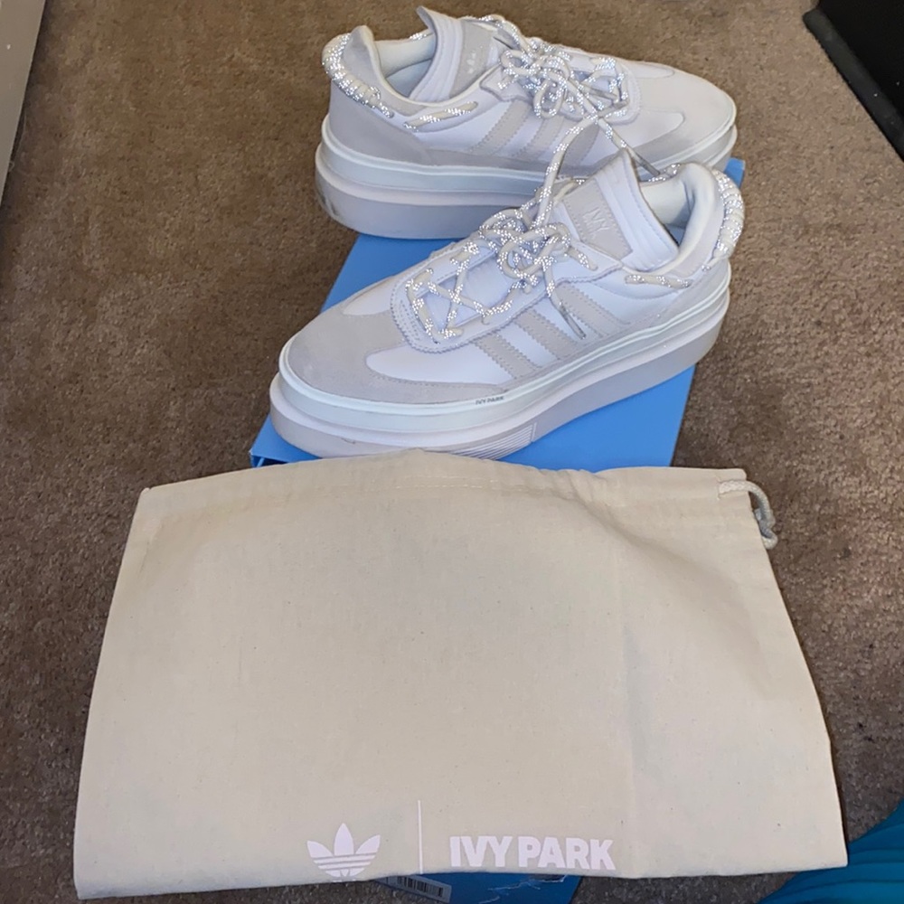 Ivy Park Adidas super sleek size 7